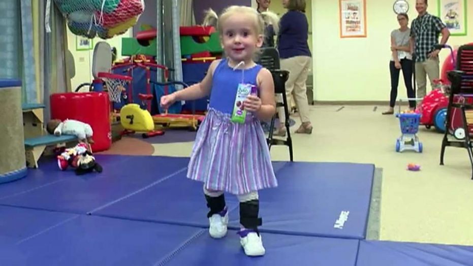 can babies born with spina bifida walk