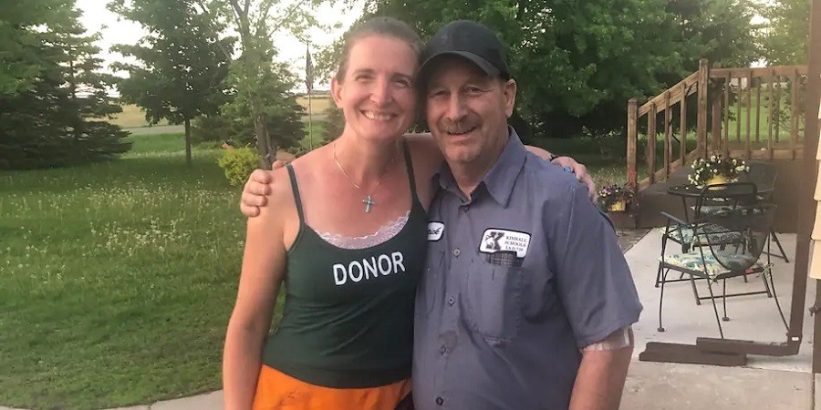 Teacher Donates Life-Saving Kidney to School Custodian