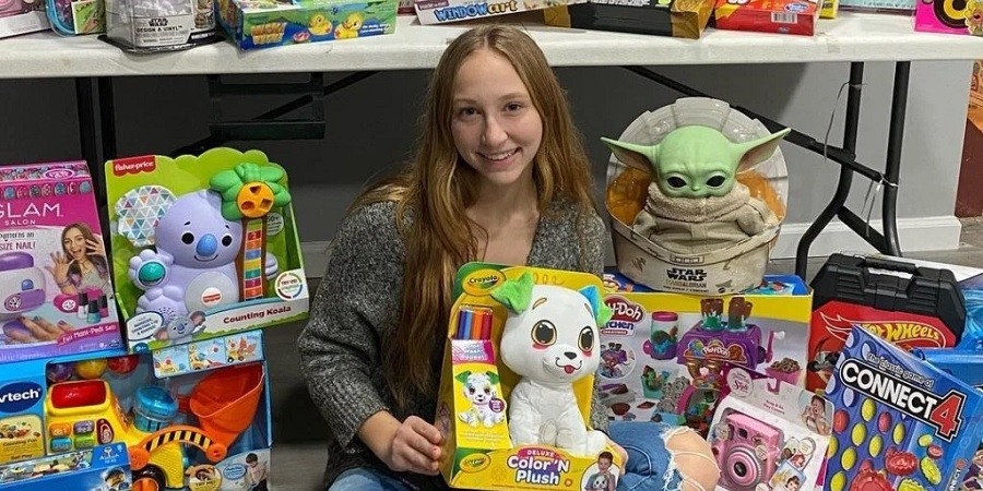 Teen’s Decade-Old Toy Drive Spreads Holiday Cheer to Sick Kids