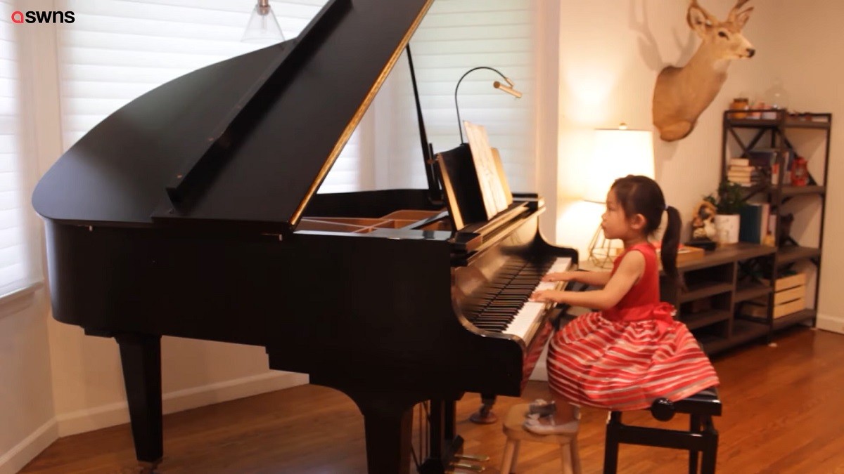 4-Yr-Old Pianist