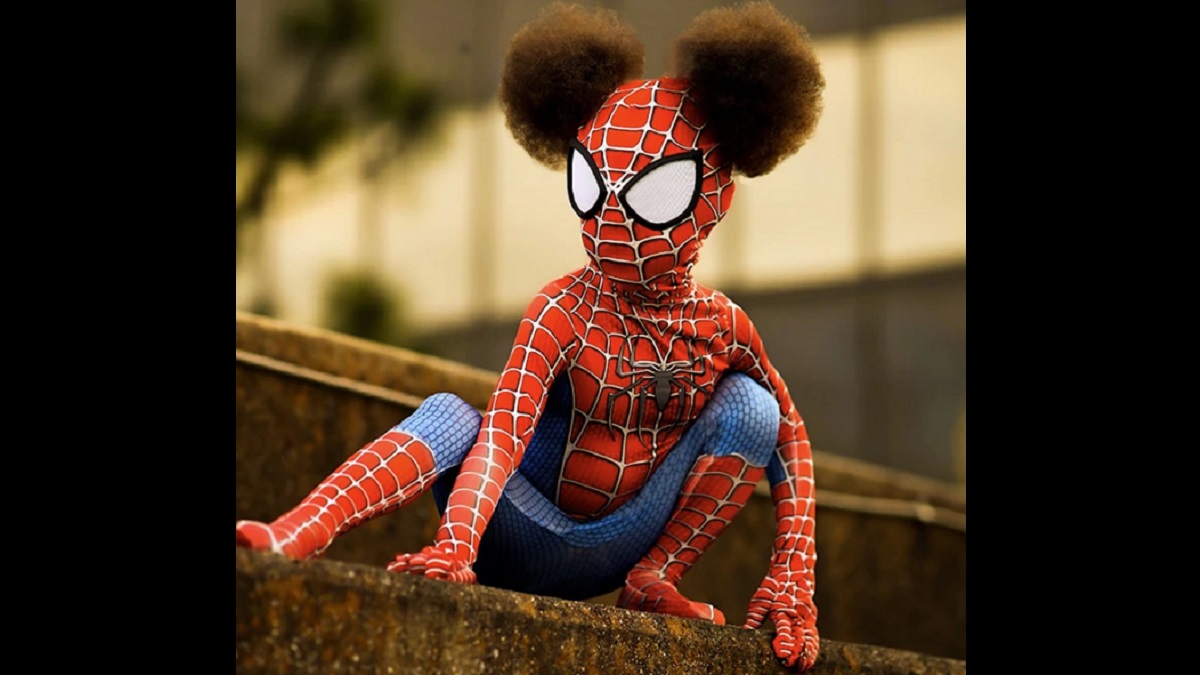 3-Yr-Old who loves Spider-Man wows everyone with her costume