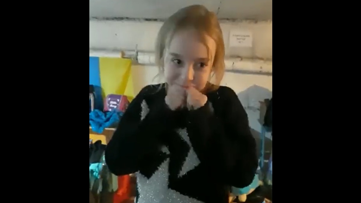 Ukrainian girl sings Let it Go in shelter and catches attention of Frozen Stars
