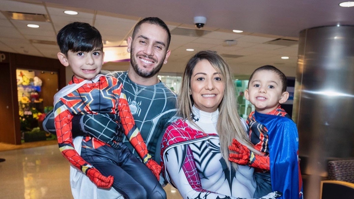 Family dons superhero costumes to empower 3-yr-old during chemo
