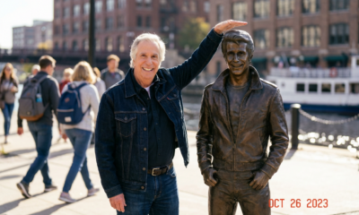 This Teary-Eyed Confession from a Beloved TV Legend About His Oversized Statue Doppelgänger Will Melt Your Heart Instantly